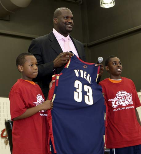 大联盟在 2023 年引入投球计时器规则，单场平均比赛时间缩短 24 分钟，收视率大幅回升